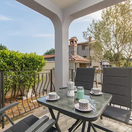 Guest house Silver House Vrvari